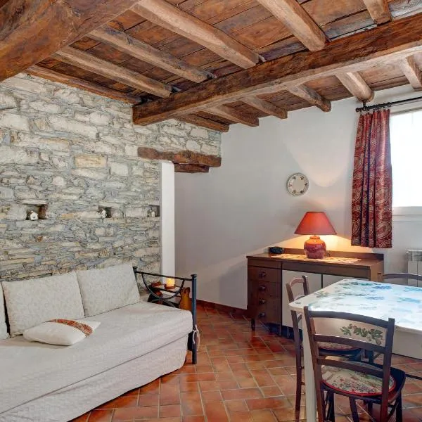 Il piccolo fienile，位于Vessalico的酒店