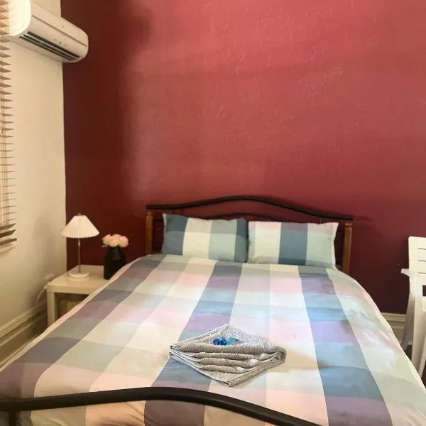Commercial Hotel Dowerin，位于Dowerin的酒店