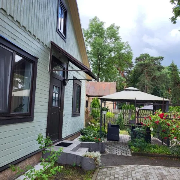 Guest House Sunny，位于尤尔马拉的酒店