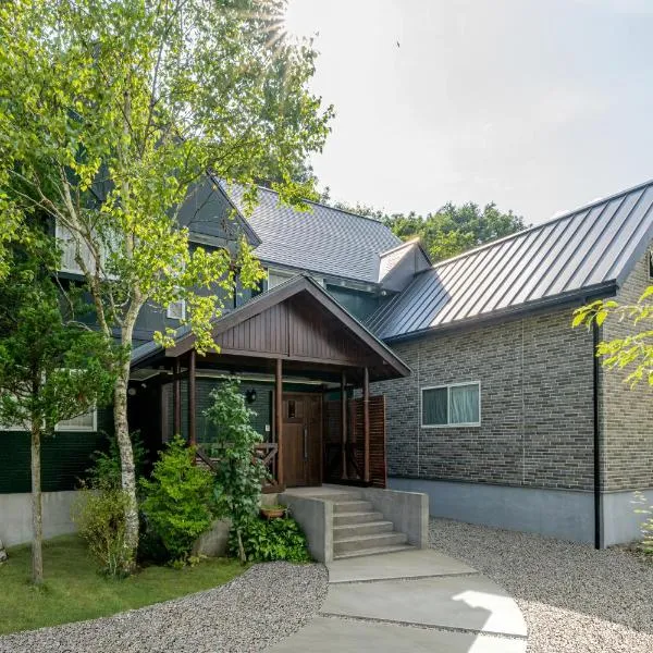 翠湖膳食公寓，位于郡上市的酒店