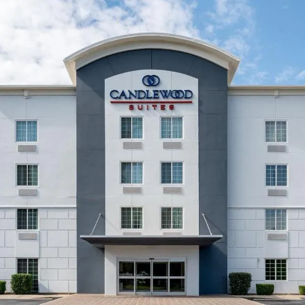 Candlewood Suites Mooresville Lake Norman,NC by IHG，位于穆尔斯维尔的酒店