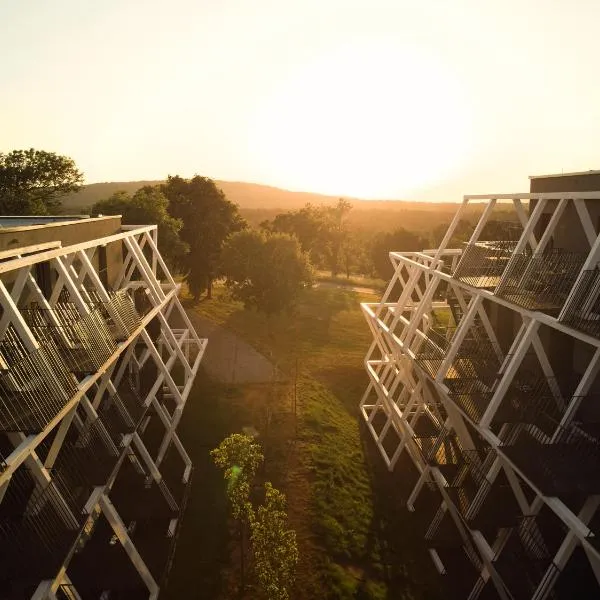 Hotel Maestoso - Lipica，位于塞扎纳的酒店