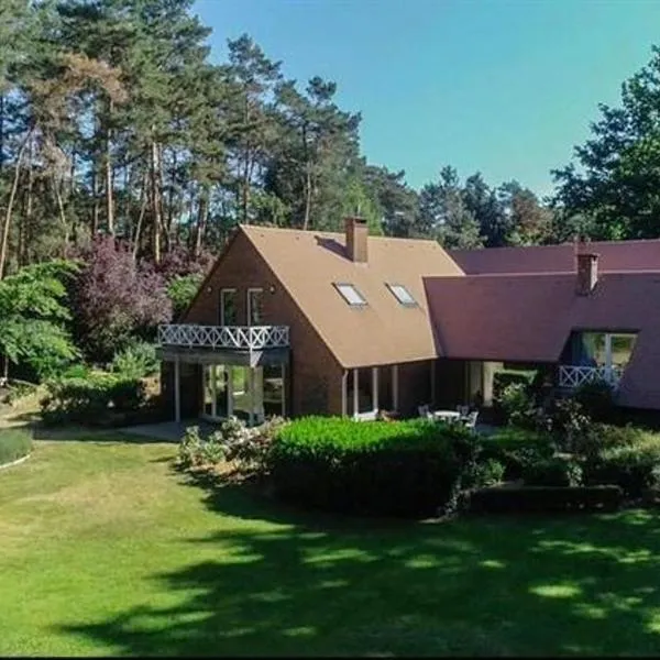 Silk and Stone Manor，位于Grez-Doiceau的酒店