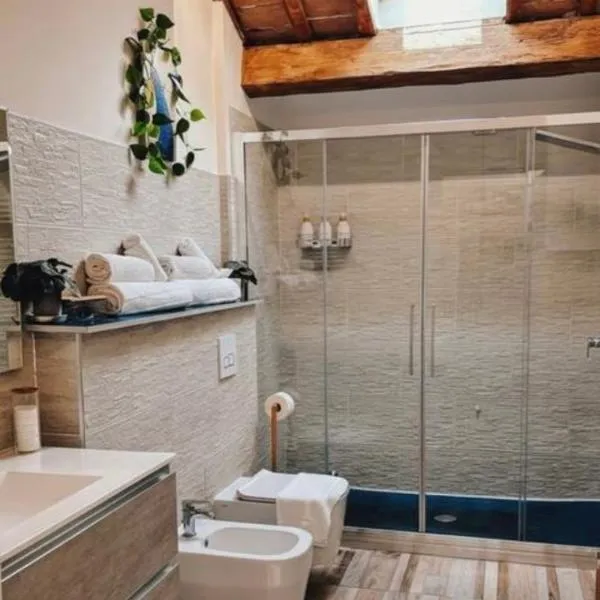 Appartamento "IL PORTICO" Self Check-in a pochi minuti da IMOLA e FAENZA，位于伊莫拉的酒店