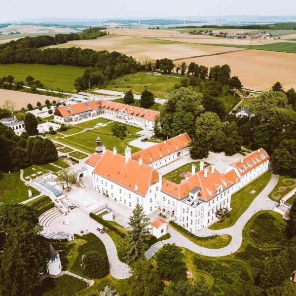 Schloss Thalheim，位于圣珀尔滕的酒店