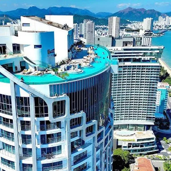 Panorama Nha Trang Sky Beach Residences，位于芽庄的酒店