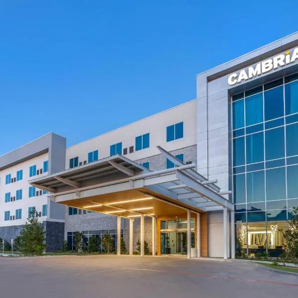 Cambria Hotel Waco University Riverfront，位于韦科的酒店