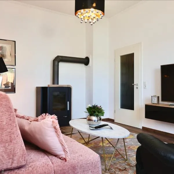 Großzügiges Apartment am Steigerwald mit Kamin und Spa-Bad，位于爱尔福特的酒店