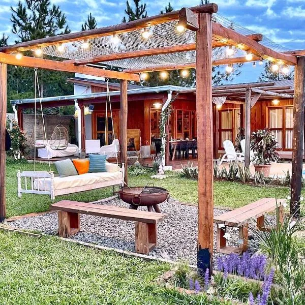 Casa completa con pileta privada y patio，位于Candelaria的酒店