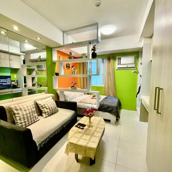 Mplace staycation in south triangle Quezon city，位于马尼拉的酒店