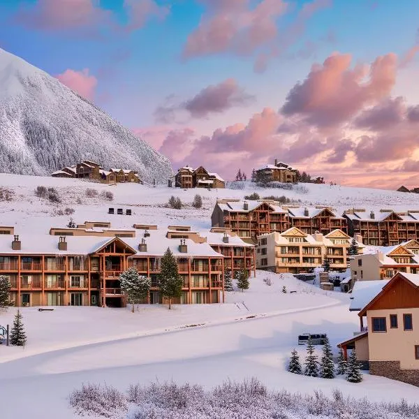 1BR Ski-In&Out - Top Floor - Mtn Views & Hot Tub，位于克雷斯特德比特的酒店