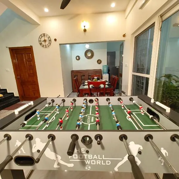 Casa de Shalom - 3 Bedroom AC Villa 65" TV，位于迈索尔的酒店