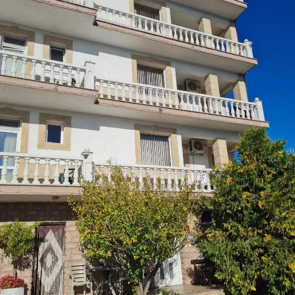 Family Hotel Zhelkovi - Olympia，位于Kharmanli的酒店