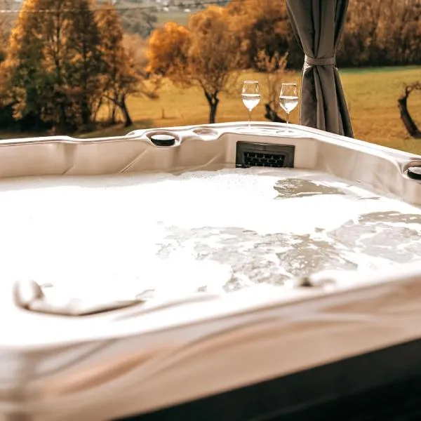 Zachód Beskidu domek z Jacuzzi na wyłączność，位于Nowe Rybie的酒店