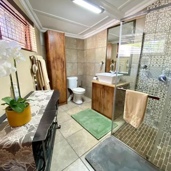 Modern Van Riebeeck Park Accomodation，位于伍斯特的酒店