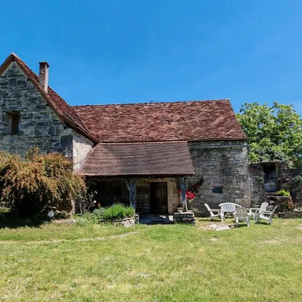 THE BARN, MAISON, PISCINE PRIVATIVE, CALME, WIFI，位于Carayac的酒店