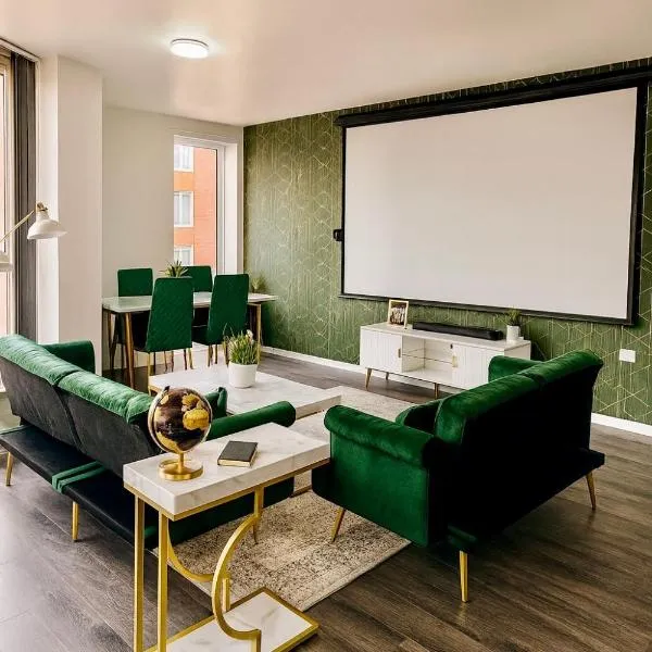 Cinema Lounge 2Bed Leeds City Centre FREE Parking，位于利兹的酒店