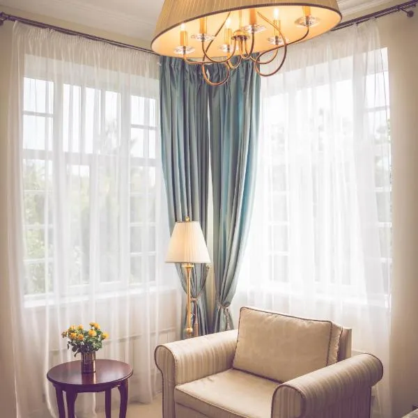 Hotel Katerina，位于兹诺伊莫的酒店