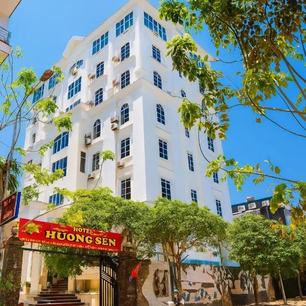 Hương Sen Hotel Bac Giang，位于Bắc Giang的酒店