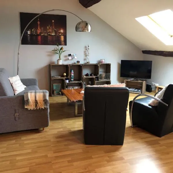 Chez Bles appartement，位于吕克瑟伊莱班的酒店