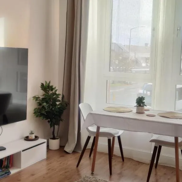 Central 1-bed flat - Walk to shops, pubs and station，位于索尔特科茨的酒店