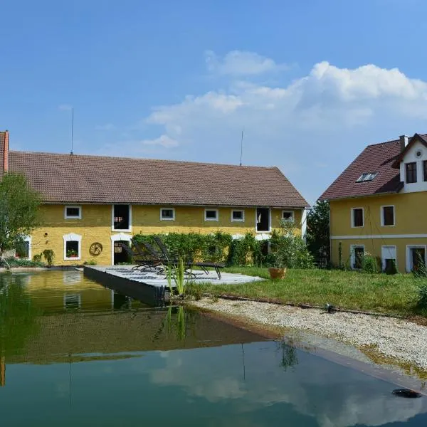 Statek Luníkov，位于Žižice的酒店