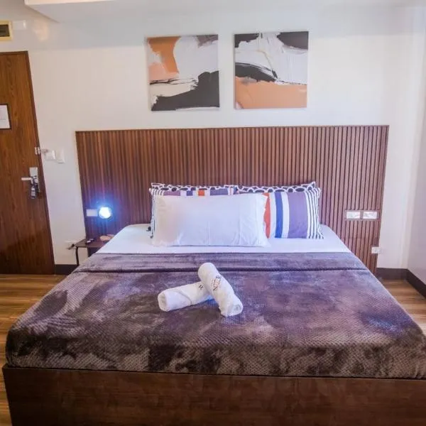 Hotel NaeR，位于Romblon的酒店