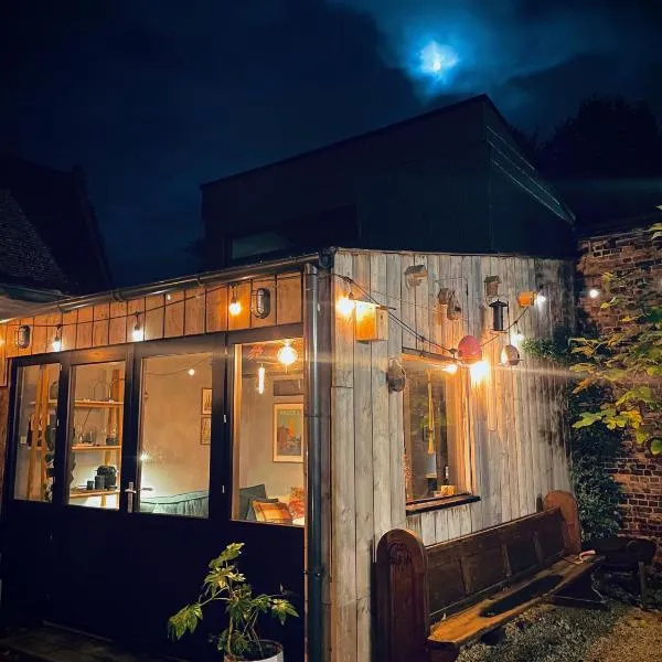 Tiny House The Bird House，位于布鲁日的酒店