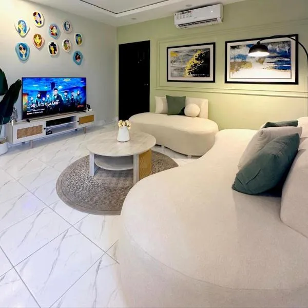 Cozy 1BR Designer Apartment, Gulberg Greens，位于伊斯兰堡的酒店