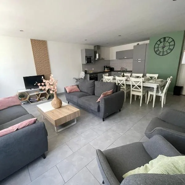 Maison Lac de Chalain - Jura，位于Fontenu的酒店