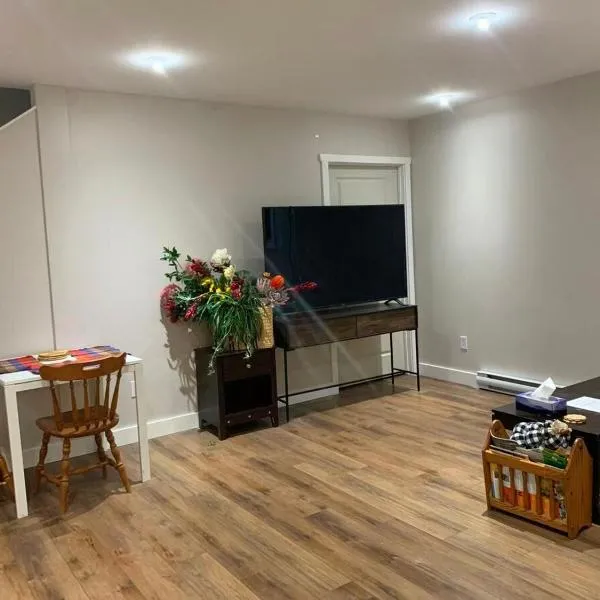 A Cozy 2 beds Suite in Whistle Bend，位于怀特霍斯的酒店