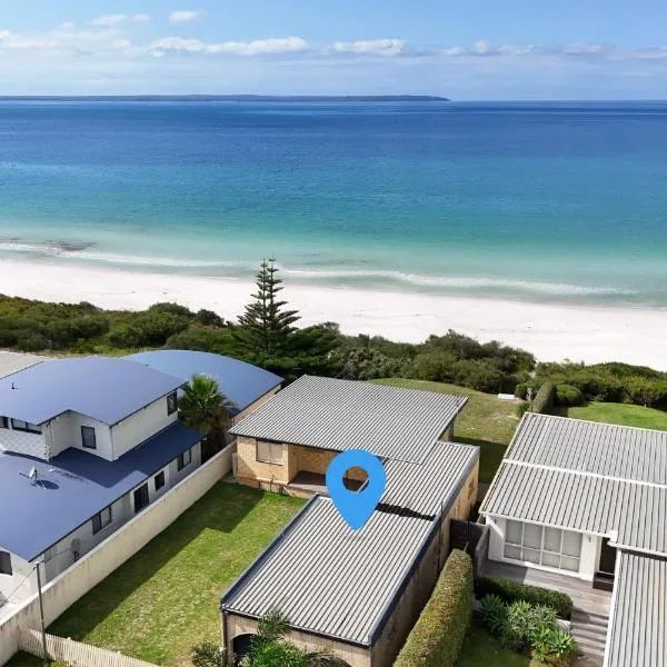 Quay's Cabin - Absolute Beachfront with Views，位于卡拉拉海滩的酒店