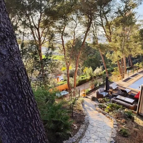 Le Mas des Roches à Velaux，位于Velaux的酒店