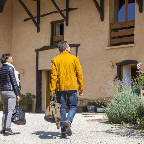 Plaine et Colline Chambres et table d'hôtes Isère，位于Gillonnay的酒店