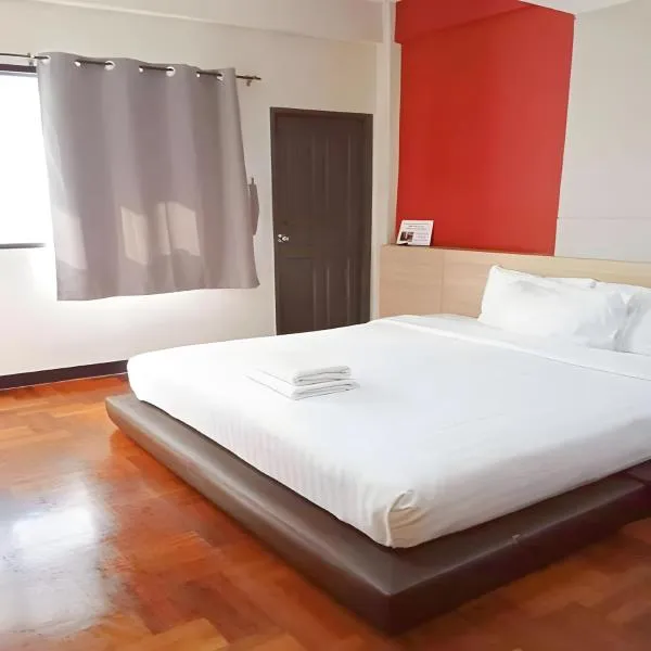 XX GO INN Silom BTS Saint Loius - เซนหลุย，位于Yan Nawa的酒店