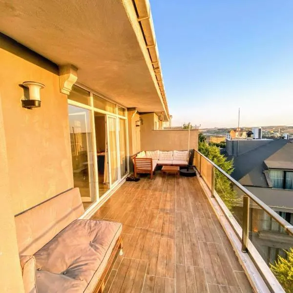 Ahmed Teacher's hotel, including breakfast, closest to the airport，位于Arnavutköy的酒店