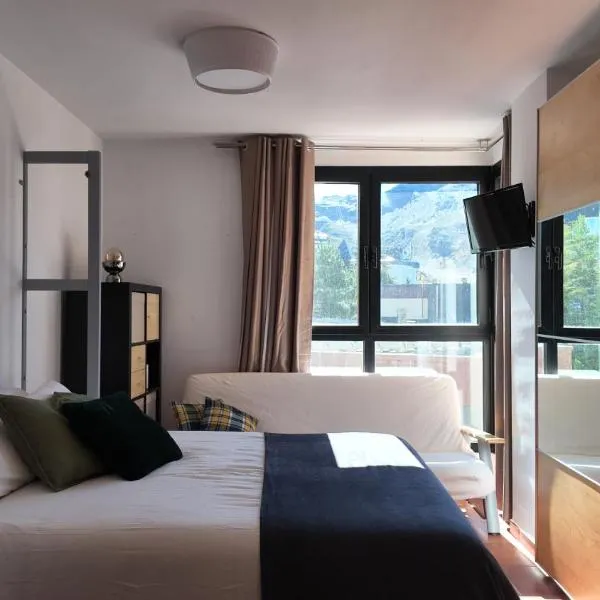 Apartamento Premium Snow Gorbea - Vistas a pistas, wifi y parking gratis Zona Baja，位于塞拉内华达的酒店