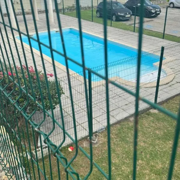 Lovely 2 bedroom condo with pool，位于Marigot的酒店
