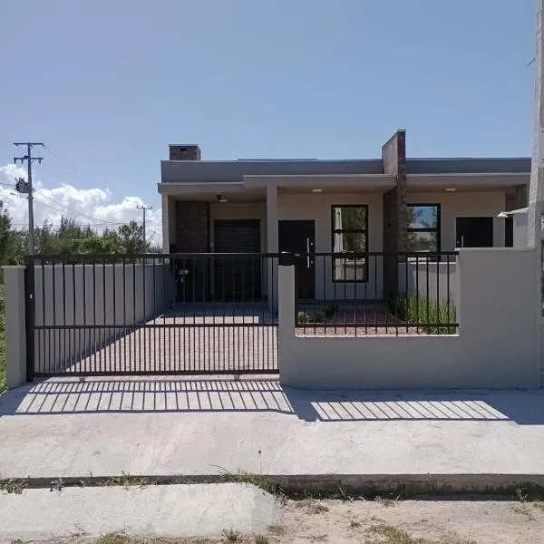 Recanto da paz primeira quadra do mar，位于Balneário Gaivotas的酒店