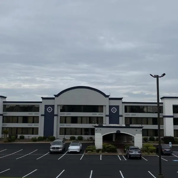 SureStay by Best Western Charlotte Matthews，位于马修斯的酒店