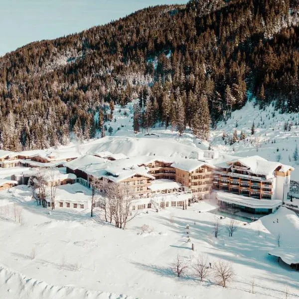 纳特尔-阿克提度假酒店，位于阿亨基希的酒店