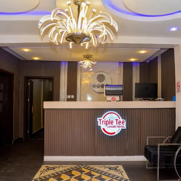 Triple Tee Luxury Hotel & Service Apartments Surulere，位于拉各斯的酒店