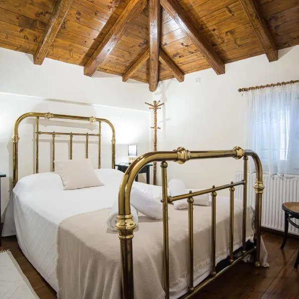 Cozy Attic Suite - Elia Apartments Chrisso，位于特尔斐的酒店