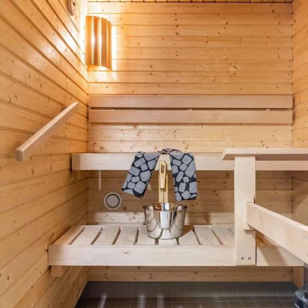 1BR Apartment with Sauna, Balcony & Free Parking，位于拉赫蒂的酒店