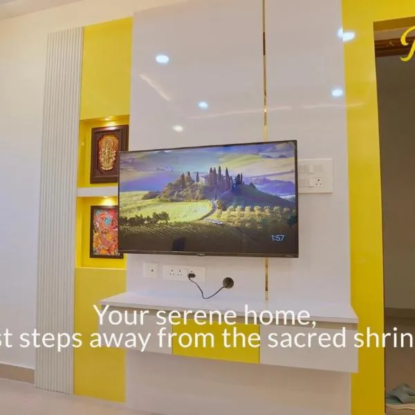 Padmalaya Homestay Where Divine meets Comfort !，位于古鲁瓦尤尔的酒店