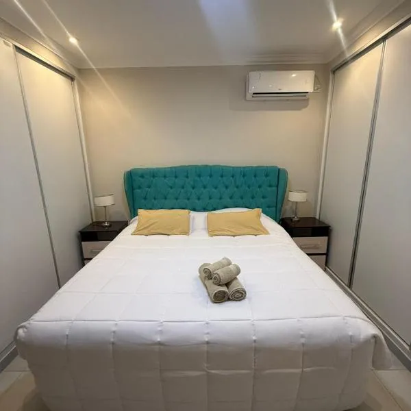 Apart H&L CON BALCON Y PARRILLA，位于科连特斯的酒店