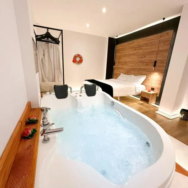 Jacuzzi Studio Room，位于斯库台的酒店