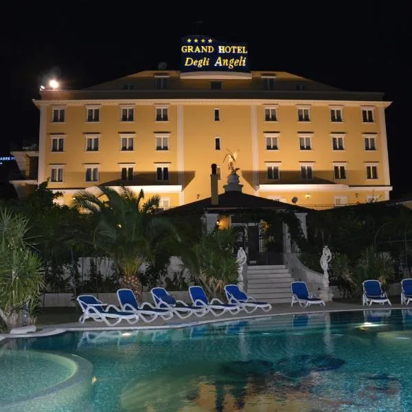 Grand Hotel degli Angeli，位于Borgo Celano的酒店