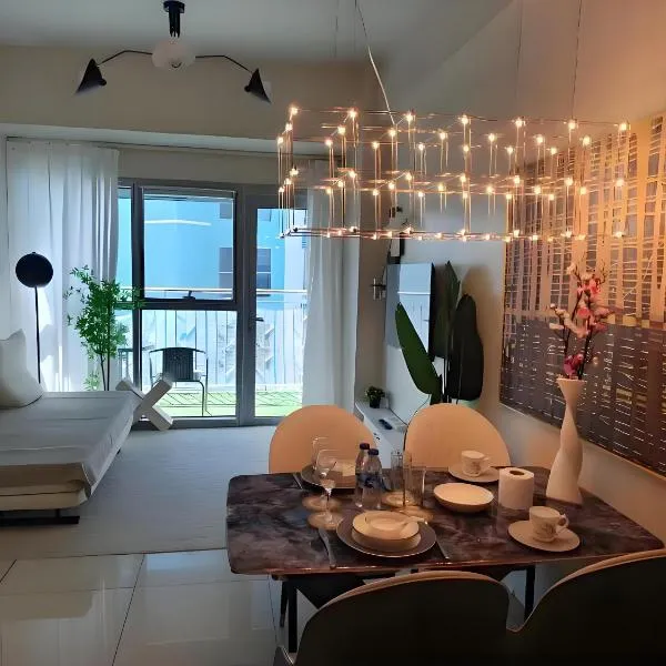 Modern 1BR With Magnificant Bayview Garden View, Near Airports, Okada, Solaire with Free Parking，位于马尼拉的酒店