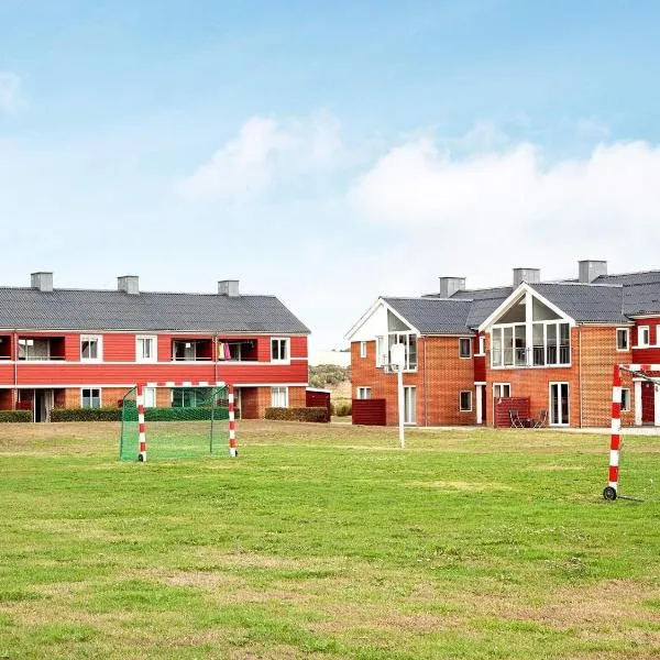 5 person holiday home on a holiday park in Lemvig，位于莱姆维的酒店